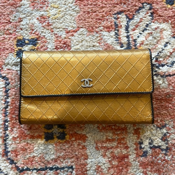 Chanel Wallet - Picture 2 of 16
